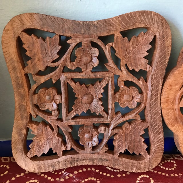 1990s Hand-Carved Trivets - Set of 3 For Sale In Atlanta - Image 6 of 10