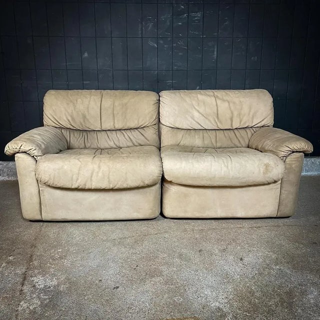 This vintage modular two -person sofa is from the brand: Musterring. The bank comes from the 70s and made of leather. The...