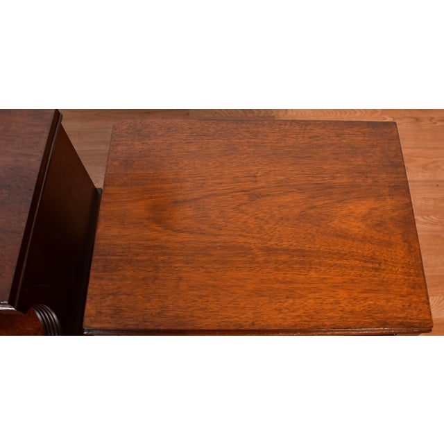 Mid 20th Century English Traditional Vanleigh Mahogany Nightstands Bed Side Tables, 2 Pieces For Sale - Image 9 of 10