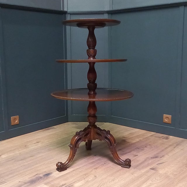 English 18th-Century Tripod Dumb Waiter Etagère For Sale - Image 5 of 18