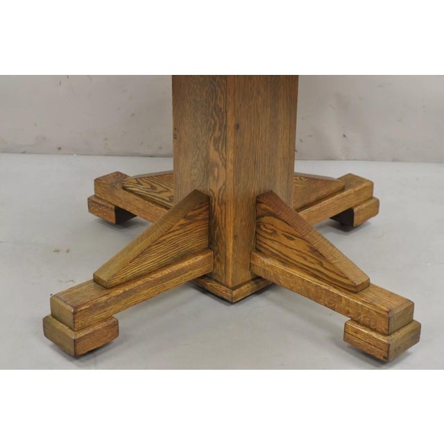 Arts & Crafts Antique Craftsman Mission Arts & Crafts Oak Wood Round Dining Table W/ 2 Leaves For Sale - Image 3 of 11