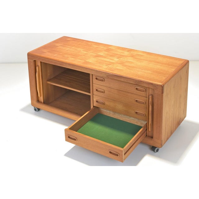 Teak TV Phono Cabinet from Dyrlund, Denmark, 1975 For Sale - Image 12 of 18