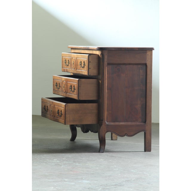 Vintage 18th Century French Provençal Louis XVI Walnut Commode For Sale - Image 3 of 16
