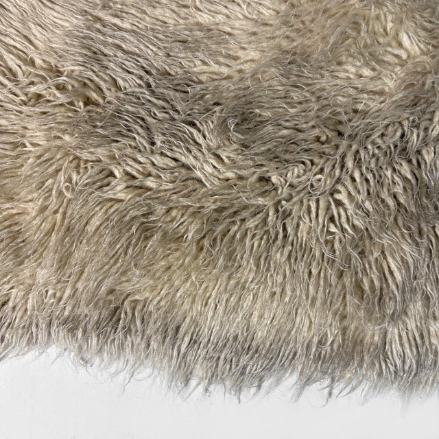 Italian Modern Long-Pile Rug in Cream White, 1970s For Sale - Image 4 of 8