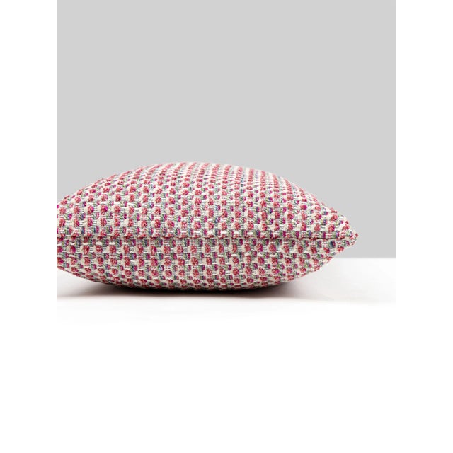 Performance fabric never looked chicer with our Heatherton woven. Featuring 14 fashionable colorways in recycled acrylic...