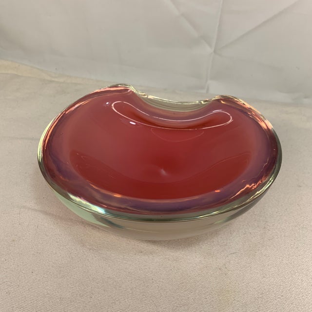 Mid-Century Modern Vintage Seguso Mid-Century Murano Pink & Opaline Cased Glass Biomorphic Bowl For Sale - Image 3 of 5