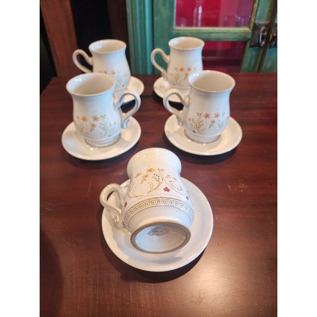 1970s Set of Five Denby Coffee Mugs With Saucers For Sale - Image 5 of 5