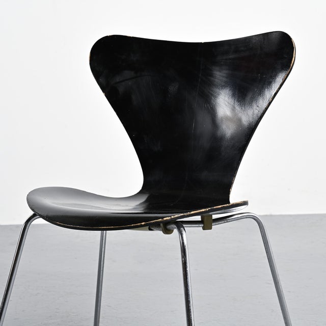 Black Chairs by Arne Jacobsen for Fritz Hansen, Denmark, 1970s, Set of 6 For Sale - Image 8 of 12