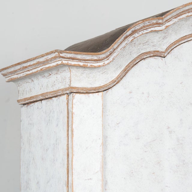 Late 18th Century Swedish White Gustavian Wedding Cabinet For Sale - Image 4 of 17