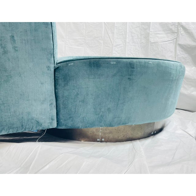 1980s Sculptural Curved Serpentine Sofa in the Manner of Vladimir Kagan For Sale - Image 15 of 18