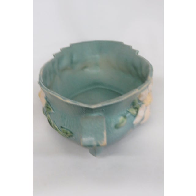 Ceramic Mid 20th Century Roseville Pottery 461 14 Blue Ceil Clematis Oval Center Bowl 4689b For Sale - Image 7 of 17