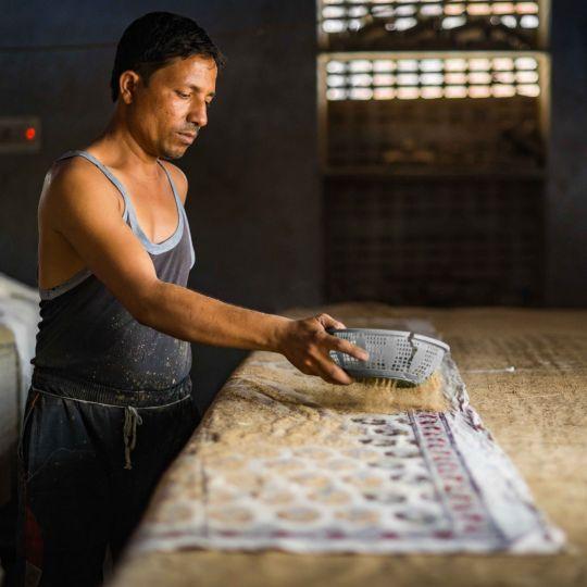 Delta 12-Seat Indigo/Brick Red Tablecloth For Sale - Image 4 of 7