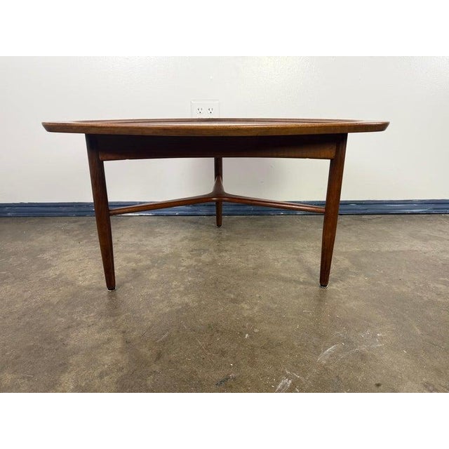 Mid-Century Modern Sculptural Walnut Coffee Table, Danish Modern, 1950s Design For Sale - Image 3 of 17