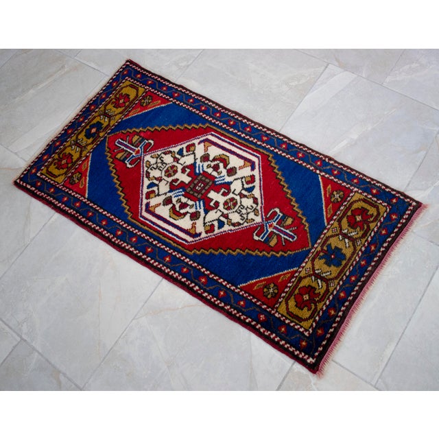 1970s Hand Knotted Small Turkish Rug Mini Rug Mat, Floor Decor - 1'10" X 3'5" For Sale - Image 11 of 14