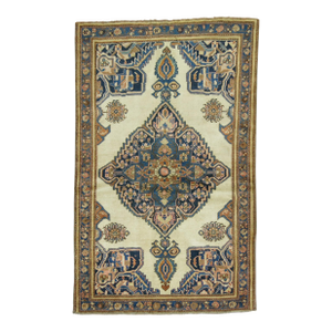 Late 20th Century Ivory Persian Sarouk Ferehan Rug