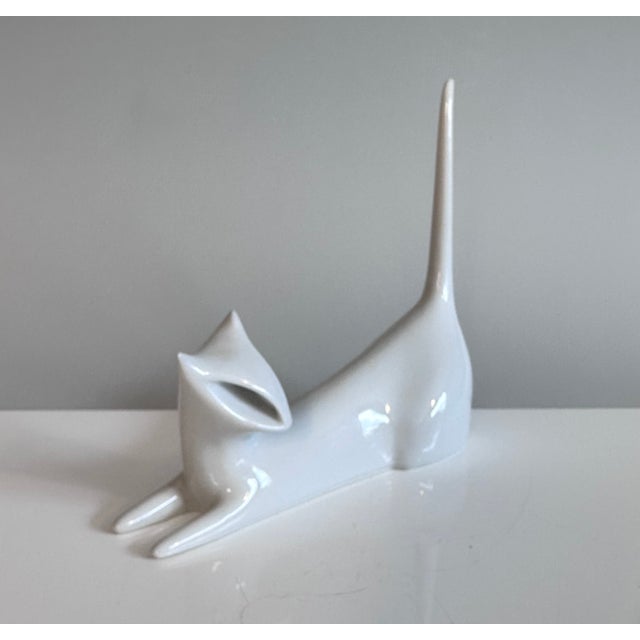 Ceramic Early Edition Porcelain Brussels Series Cat Sculpture by Jaroslav Jezek for Royal Dux Bohemia, Former Czechoslovakia, 1960s For Sale - Image 7 of 16