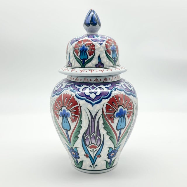 Handmade Ceramic “Kupecik” Ginger Jar (20cm) – Textured Relief with Red Carnations & Purple Tulips For Sale - Image 6 of 8