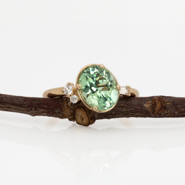 Modern 2.6cts Green Tourmaline Ring With Natural Diamond Accents: Solid 14k Gold, 9x7mm For Sale - Image 3 of 7
