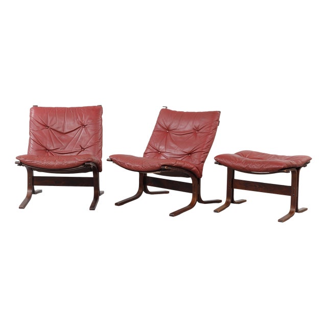 Vintage Low-Back Siesta Chairs and Ottoman in Red Leather by Ingmar Relling for Westnofa, Set of 3 For Sale