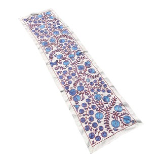 Modern Art Deco Ivy Patterns Crochet Blue and Red Floral Fabric Table Runner For Sale