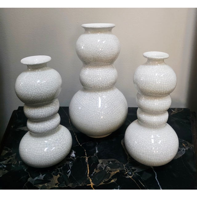 For your consideration are these Raymor 60s Crackel Glazed White Gourd Vases. A perfect example of mid century design.