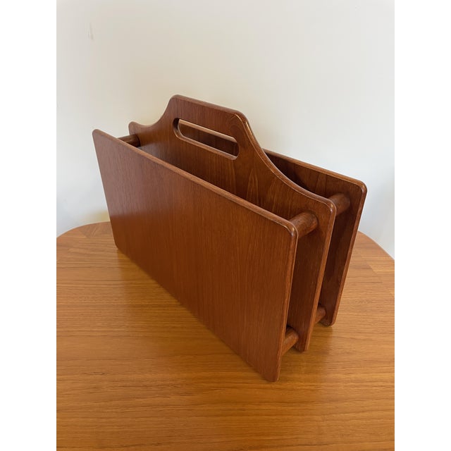 Danish Vintage Vinyl Record Holder / Magazine Rack Teak Stand Retro Danish heavy solid teak magazine rack or record holder...