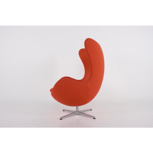 Egg chair (model 3316) designed by arne jacobsen for fritz hansen in 1958 for the sas royal hotel in copenhagen. swivel...