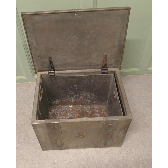 Late 19th Century Antique Industrial Chest in Steel, 1890 For Sale - Image 5 of 8