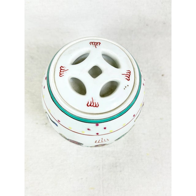 Vintage Chinoiserie Small Lidded Box For Sale In New Orleans - Image 6 of 8