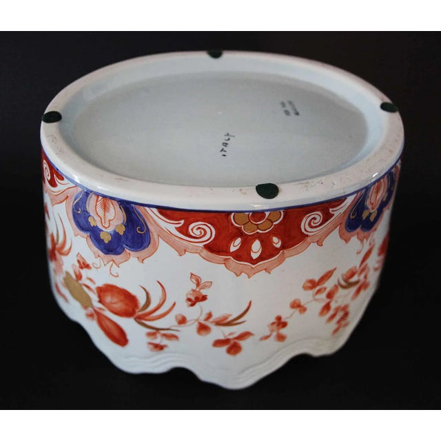 Traditional Italian Imari Stye Cache Pot For Sale - Image 3 of 7