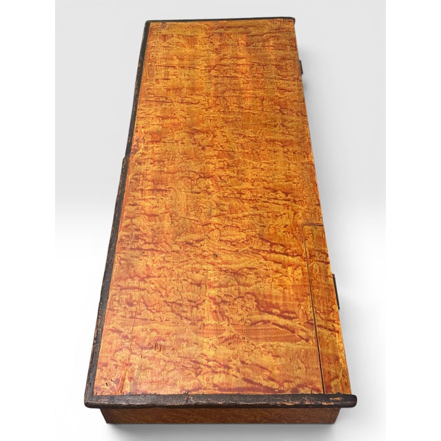 Early 19th Century 19th-Century Pennsylvania Paint-Decorated Blanket Chest. For Sale - Image 5 of 12
