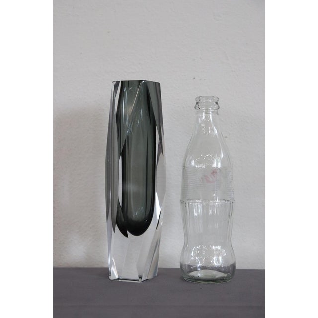 Art Glass Smoked Grey Vase attributed to Flavio Poli for A. Mandruzzato, 1960s For Sale - Image 9 of 14
