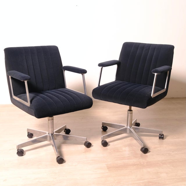 Swivel Desk Chairs in Blue Velvet in the style of Osvaldo Borsani, 1970s, Set of 2 For Sale - Image 17 of 18