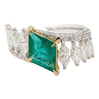 Natural Zambian Emerald 1.39 & Diamond 1.62cts Ring in 18k Gold For Sale