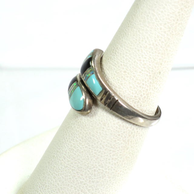 1970s Vintage 1970s Zuni Sterling Turquoise Opal Onyx Bypass Ring Size 7 For Sale - Image 5 of 8