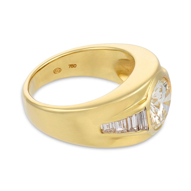 Vintage Gia 2.43 Round Brilliant Cut Diamond 18k Yellow Gold Engagement Ring, Size 7.75 For Sale - Image 4 of 8