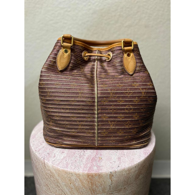 Contemporary Louis Vuitton Eden Neo Draw String Tote For Sale - Image 3 of 12