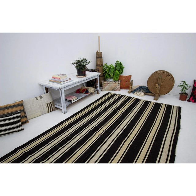 1960s Vintage Brown & Ivory Vintage Striped Kilim Rug- 4′11″ × 9′ For Sale In Los Angeles - Image 6 of 7
