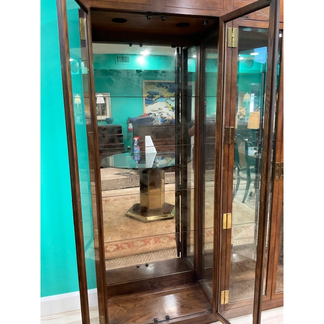 Brown 1980s Vintage Henredon Campaign Style Display Cases - a Pair For Sale - Image 8 of 13