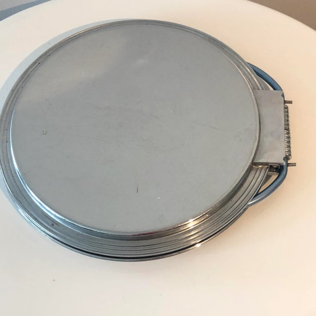 CORRECTION TO SHIPPING TIME, THIS IS SELLER SHIPPING, ARRIVAL TIME IS 4-10 DAYS FROM PURCHASE DATE. The center handle is...