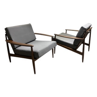 Vintage Scandinavian Lounge Chairs by Grete Jalk for Poul Jeppesens Møbelfabrik, 1960s, Set of 2 For Sale