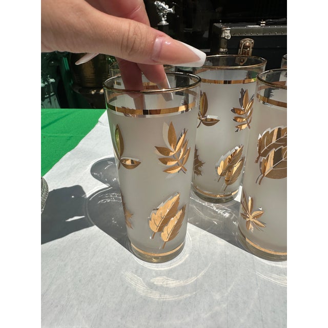 1970s Libbey Golden Foliage Collection of 22 Kt Gold Details Highball Frosted Glass Cocktail Glasses- Set of 5 For Sale - Image 4 of 7
