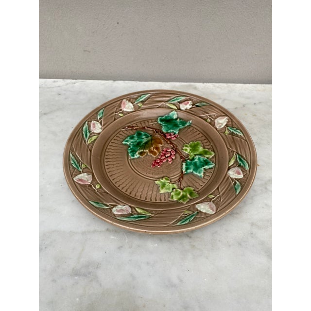 French Majolica Grape & Flowers Plate Luneville, Circa 1880 For Sale - Image 9 of 10