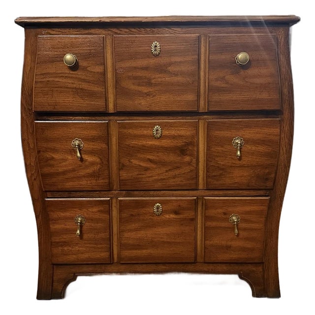 Vintage Weiman Oak Three-Drawer Accent Chest With Original Brass-Tone Hardware For Sale