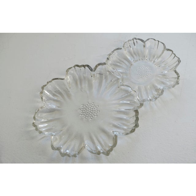 Vintage 1950s Mid-Century Hazel-Atlas Capri Double Daisy Snack Plates, Set of 8 For Sale - Image 4 of 9