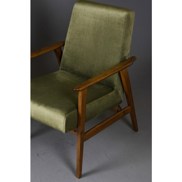 Mid-Century Modern Beech Chairs in Olive Green Velvet, 1970s, Set of 2 For Sale - Image 10 of 11