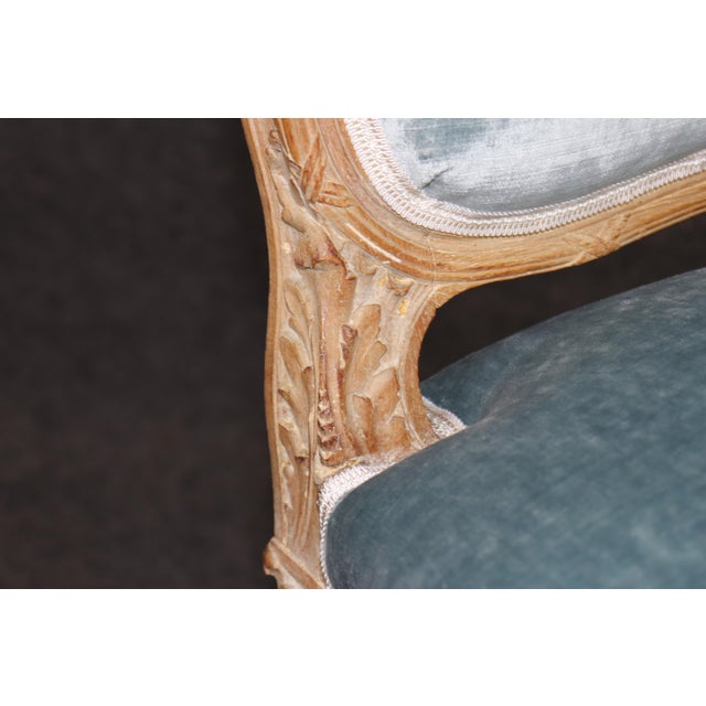 Important Set 12 Antique French Louis XV Style Distressed Carved Dining Chairs For Sale In Philadelphia - Image 6 of 18