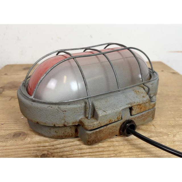 Industrial Grey Cast Iron Wall Light from Elektrosvit, 1960s For Sale - Image 6 of 15