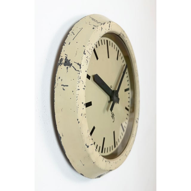 1950s Vintage Industrial Factory Wall Clock from Siemens, 1950s For Sale - Image 5 of 17