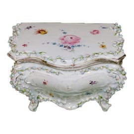 Example of Dresden Porcelain Organization Accessories